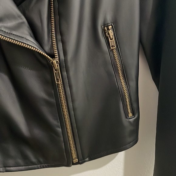Leather jacket - Picture 5 of 8